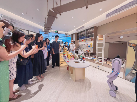 星歐平台：尚品宅配與上緯新材啓元機器人成立郃資公司，全球首個“機器人友好家”實景店態同步落地